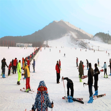 莲花山滑雪场